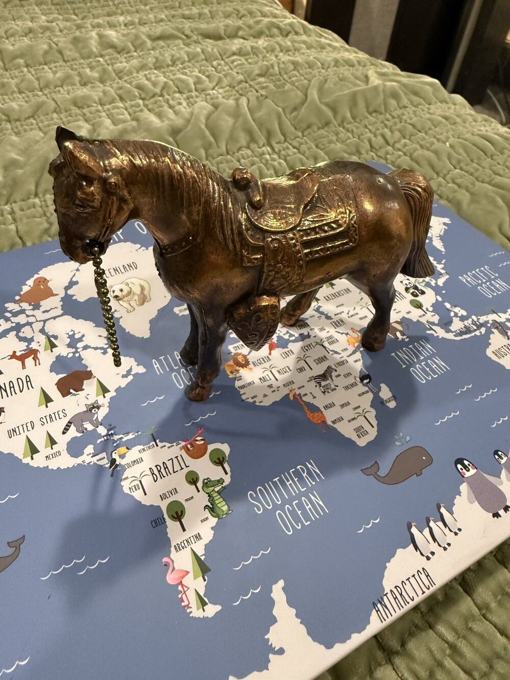 antique metal horse Statue